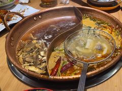 -洱火云南酸菜牛肉火锅(石景山当代商城店)