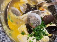 维园特色石锅豆腐-维园悦谱·海派家常菜(乌鲁木齐南路店)