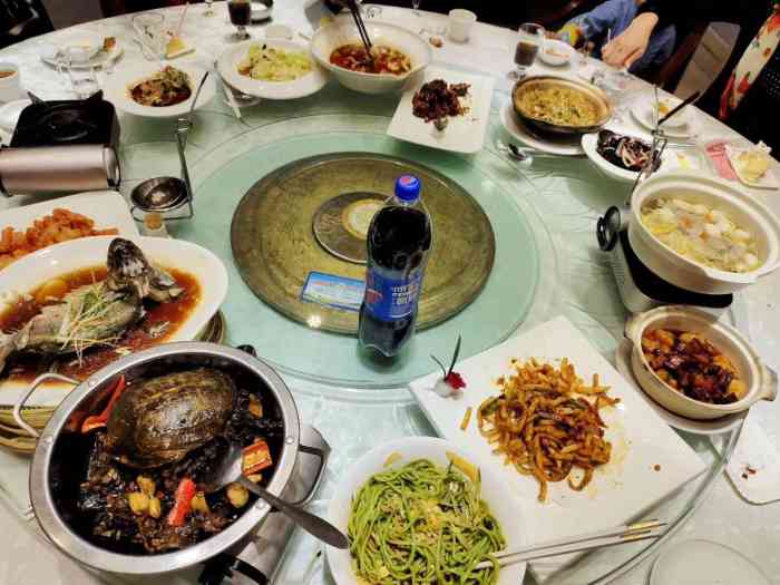 新富贵酒轩(人民路店)-"服务特别好!很细心很周到!团购菜品味道好.