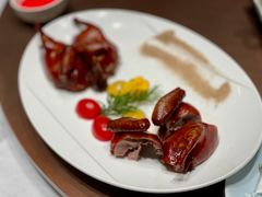 玻璃脆皮乳鸽-香港狮子山下·明星粤菜餐厅(北苑店)