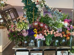 -FLOVIE FLORIST CAFE