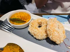 炸虾饼配泰国梅子酱-帕蓝·暹罗料理(大学路店)