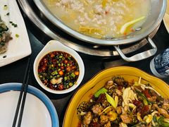 -老来福·非遗酸汤兔(凯旋路店)