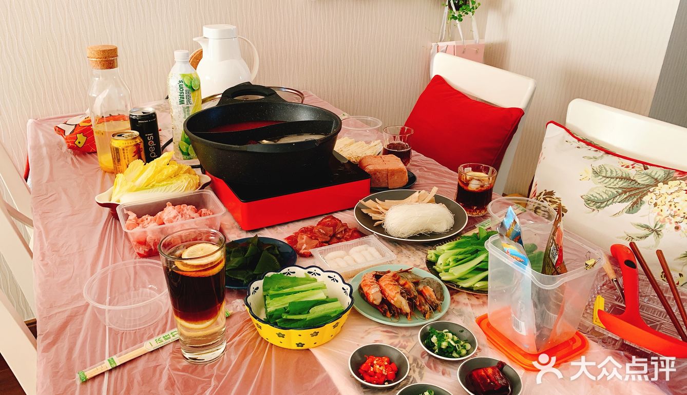 每次朋友来做客， 来不及准备菜就选择吃火锅