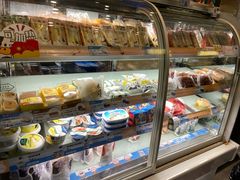 面包甜点陈列柜-一鸣真鲜奶吧(动车南站店)
