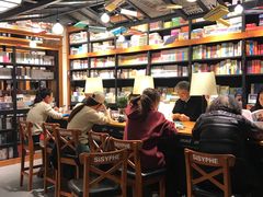 大堂-西西弗书店&矢量咖啡(凯德晶萃广场店)