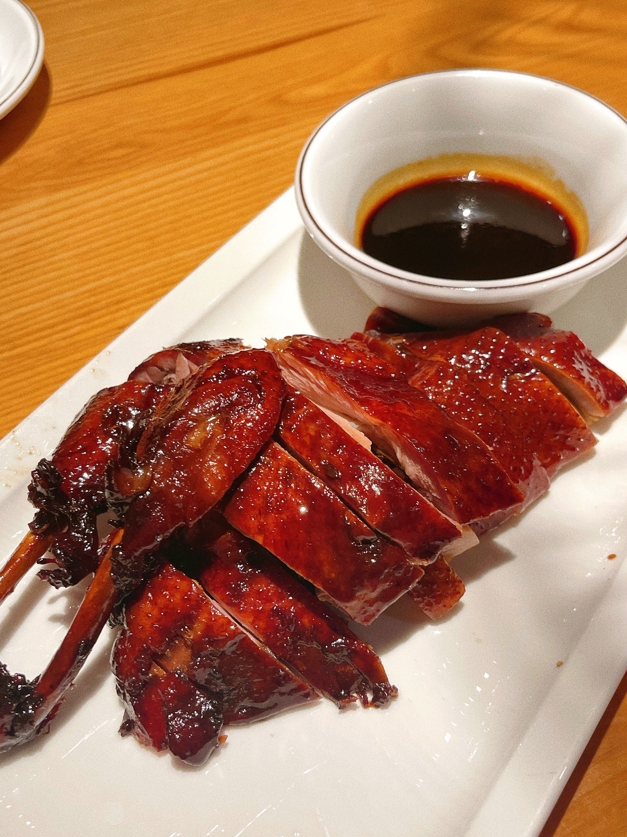 对面有家现做蛋卷铺,可以边排队边吃蛋卷,也好吃
