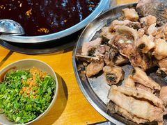 -肖肖酸萝卜鱼火锅(总店)