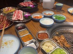 -明洞阿姨·韩式酱蟹烤肉·创意料理(三元桥店)