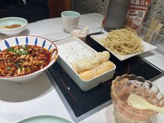 -黄记煌三汁焖锅(新佳丽江汉路店)