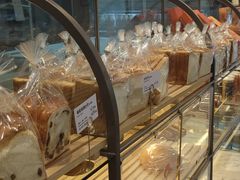 面包甜点陈列柜-面包新语(上地华联店)