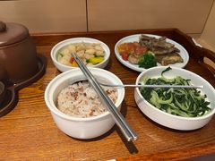 -雪梅月子中心(华侨城店)