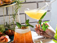 -Oasis Bar & Grill