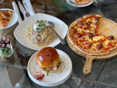 双层牛肉芝士汉堡-The Rug Cafe(王府中环店)