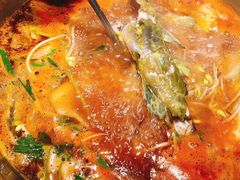 -野山舂·贵州现舂酸汤火锅(鸿通城店)