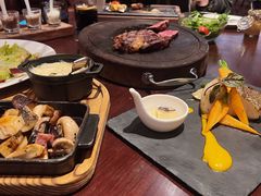 -恰餐厅及酒吧 CHAR Bar & Grill (北京丽都皇冠假日店)