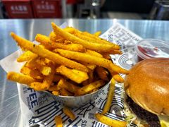 -TRIPS BURGER(大钟寺店)