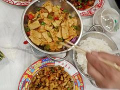 -江城燕子大排档(江汉路步行街店)