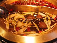 -潮火锅·麻辣牛肉火锅(观音桥方圆·LIVE店)