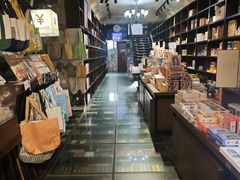 -钟书阁(松江泰晤士小镇店)