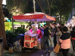 -詹爷爷乌节路街头冰淇淋