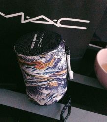 -M·A·C