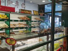 面包甜点陈列柜-南来顺饭庄·清真(南菜园店)