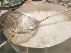 -尚尚仙·酸汤猪手·猪肚鸡火锅(华联万柳购物中心店)