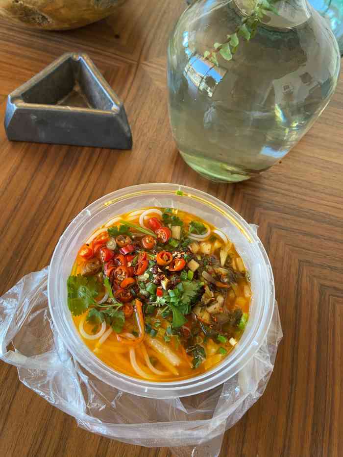 打分 云南的米线,根本不用担心,盲点即可,味道在线.