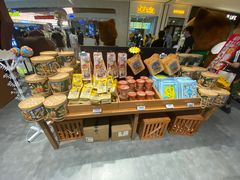 -三只松鼠(正弘城店)