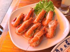 -J Daeng Seafood
