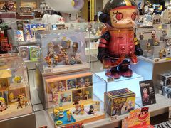 -泡泡玛特POPMART(蓝色港湾店)