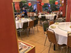 -刘姐啤酒鱼民族演艺餐厅(西街总店)