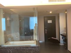 -桔子酒店(上海西藏北路地铁站店)