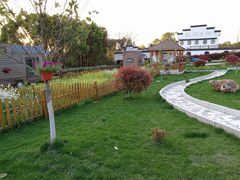 -龙湖东院农庄(乡间小路店)