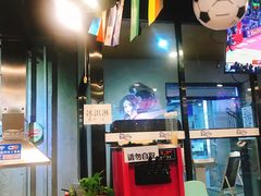 -马路牙子烧烤音乐酒馆(望京店)
