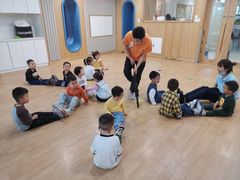 -英伦凯贝国际婴幼儿托育中心(雍湖湾店)
