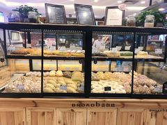 面包甜点陈列柜-BROAD面包路·欧式面包(龙湖时代C馆店)