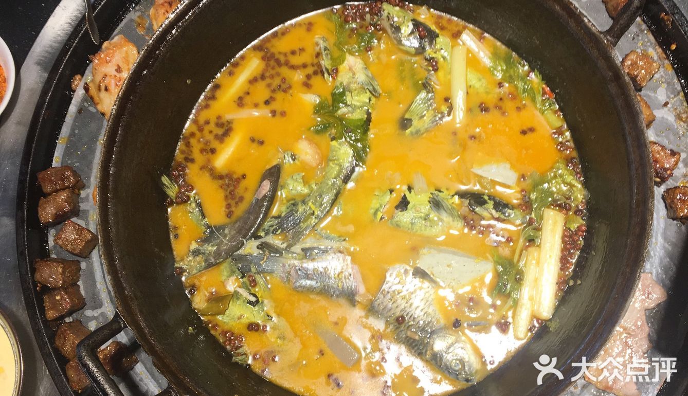 打卡刷屏抖音的边涮边烤的米氏火鱼