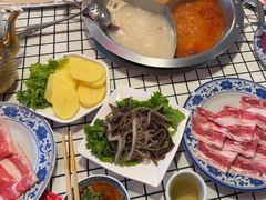 -山悦里 山野·鲜火锅(罗斯福广场店)