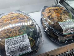 -全家便利店(莲花池东路店)