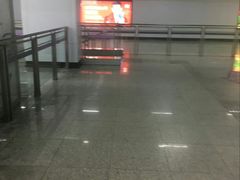-龙溪路(地铁站)