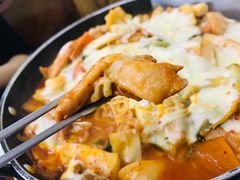 -亲昵春川鸡排(韩国美食街店)
