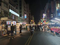 -六合夜市