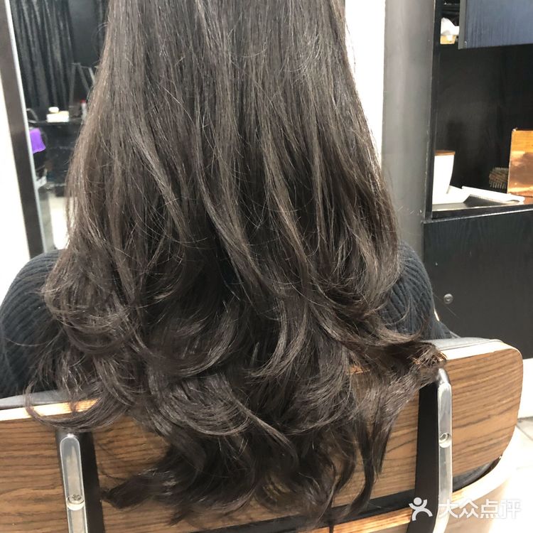 看这样子的随意吹风造型还好吧