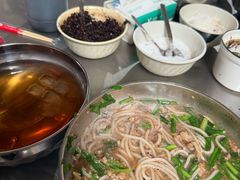 -正宗杨记普洱酸醋米线(总店)