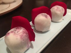 蓝莓雪媚娘-广州文华东方酒店·江-由辉师傅主理