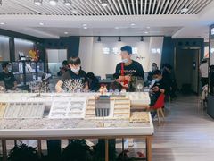 -宏宇眼镜蔡司依视路折扣店(兆佳眼镜城店)