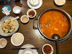 酸汤鱼火锅-阿婉贵州苗家酸汤鱼(梅林店)