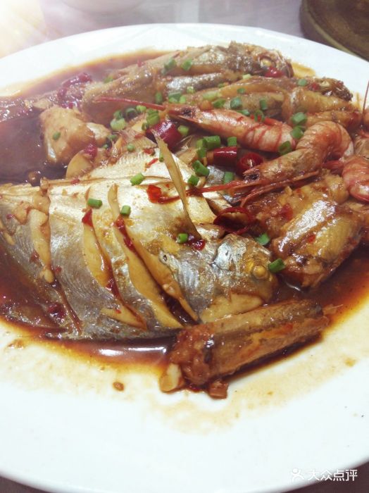 八号码头海鲜城红烧杂鱼图片 - 第1张